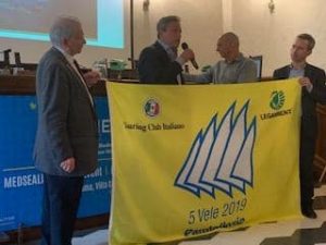 Il Vice Sindaco, Maurizio Caldo, ricevere l'onorificenza per Pantelleria