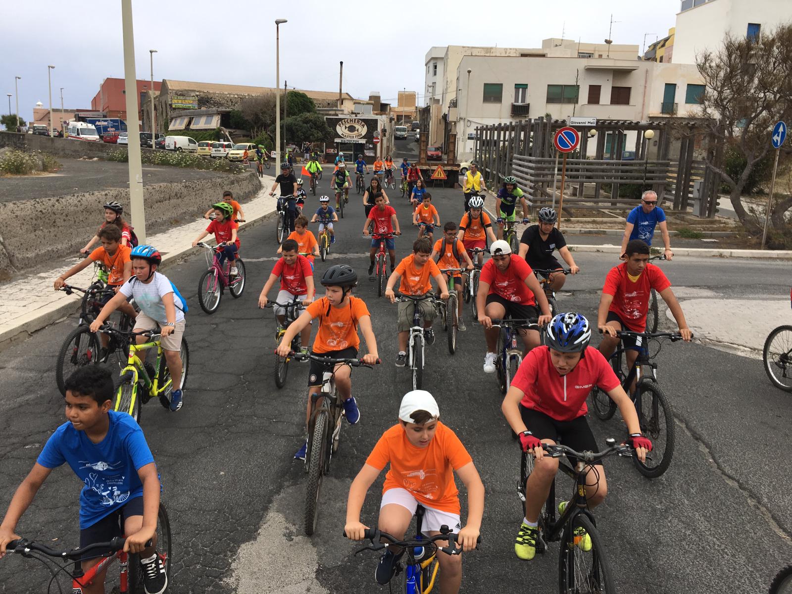 arcobaleno e bicicletta